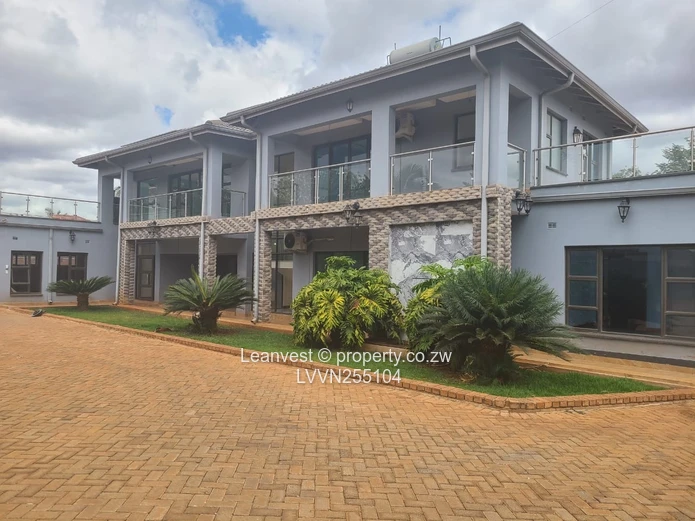 Spacious 6-Bed Home with Pool in Mount Pleasant Heights