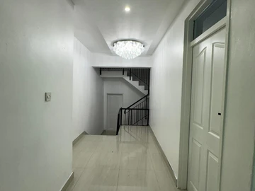 8 Bedroom House