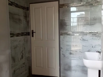 4 Bedroom Garden Flat