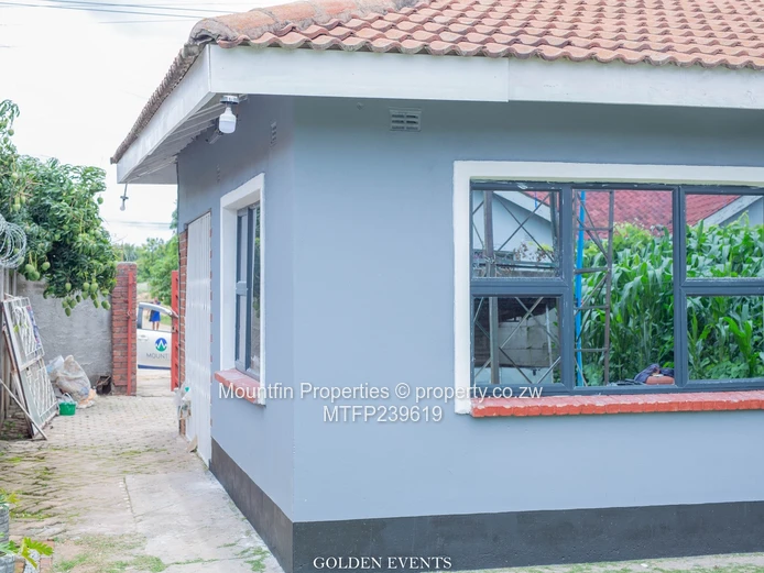 House For Sale In Zimre Park