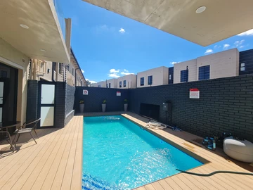 2 Bedroom Flat & Apartment