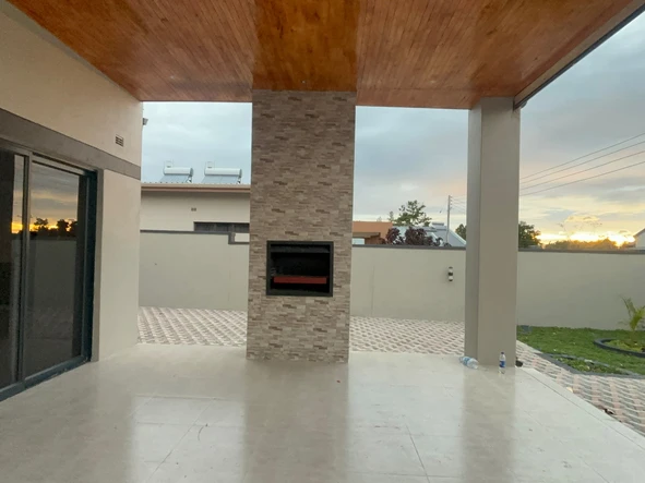 3 Bedroom Flat & Apartment