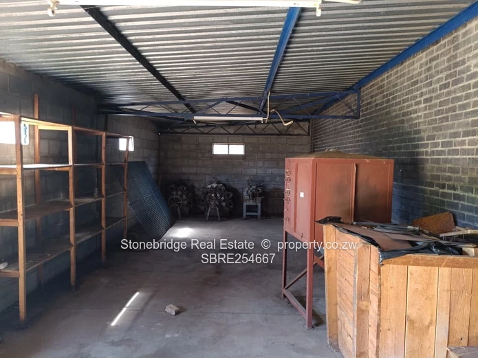 Commercial Property in Belmont To Rent
