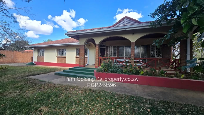 Expansive 4 Bedroom Family Home On 2 Acres