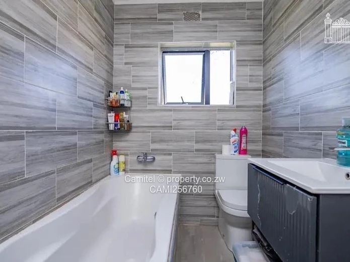 Arlington 3-Bed Townhouse — Borehole & Paved Courtyard