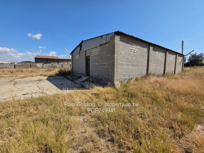 4000sqm Stand With Warehouse And Office Block