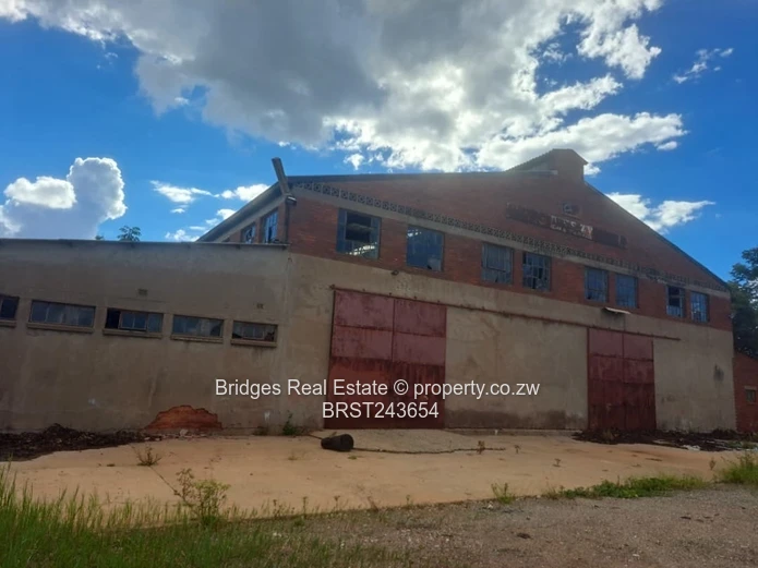 Multipurpose industrial warehouse for sale in Kadoma