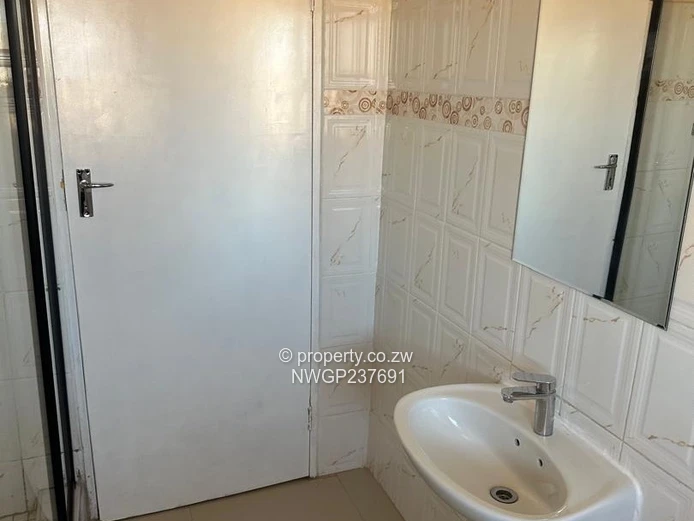 Selbourne Park 3-Bed Townhouse with Garage & Garden