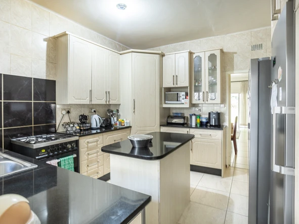 3 Bedroom Garden Flat