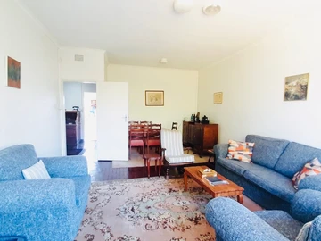 2 Bedroom Flat & Apartment