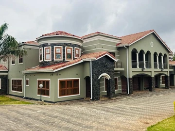8 Bedroom House
