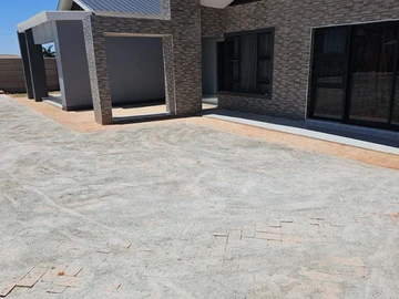 6 Bedroom House