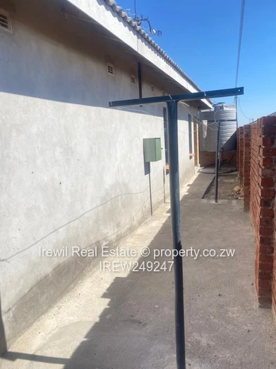 Mabvazuva 4 Bed to Let