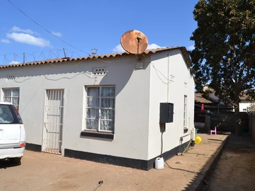 Mufakose Core House , With Title Deed 