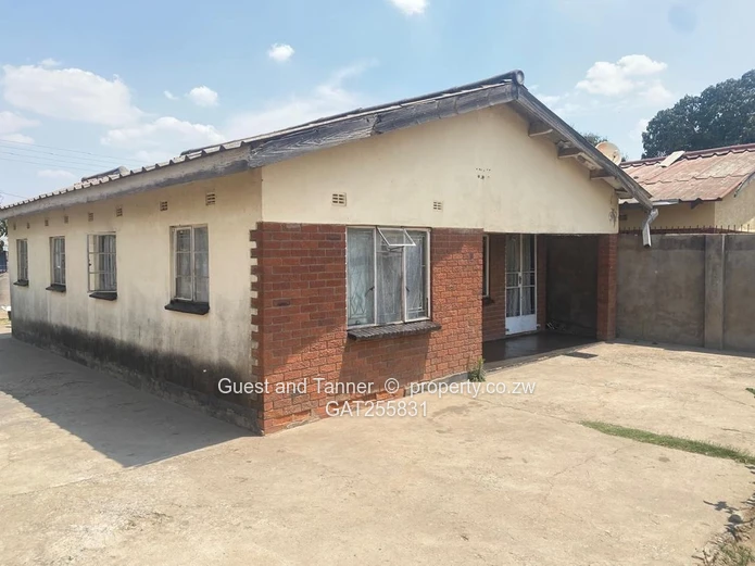 4-Bedroom House with Expansion Potential for Sale – Chitungwiza, Unit J