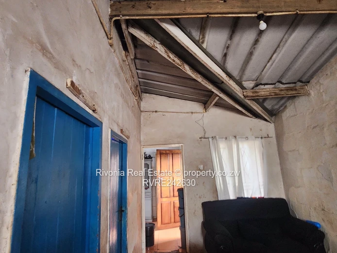 Glen Norah 4-Bed Redbrick Home with Rental Rooms