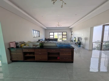 8 Bedroom House
