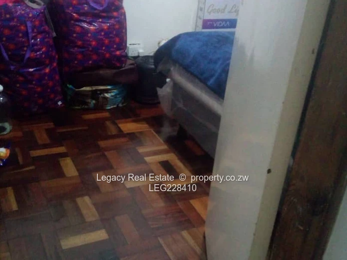 Avondale First-Floor Flat with Garage & Borehole