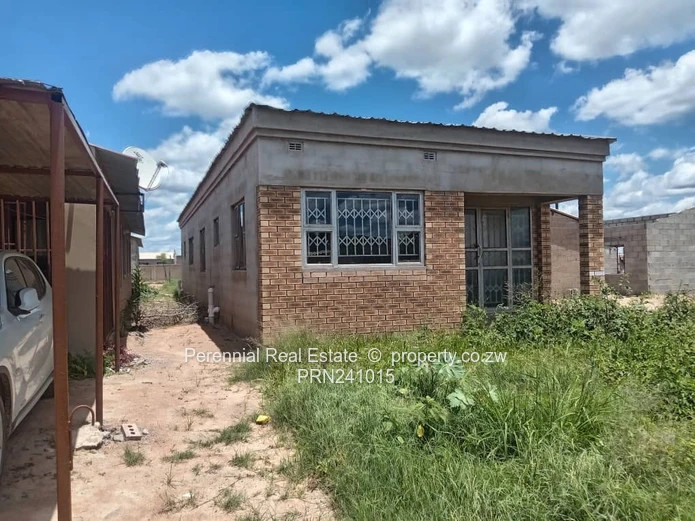 Incomplete house for sale in Cowdrypark
