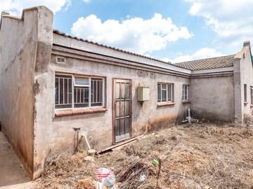 3 Bedroom Flat & Apartment