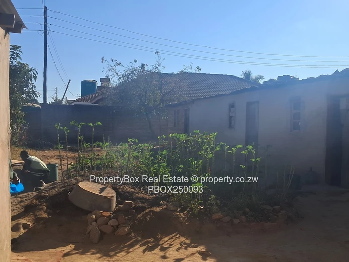 Damofalls Phase 2 stand for sale near PaMusasa Shops!