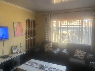 6 Bedroom House