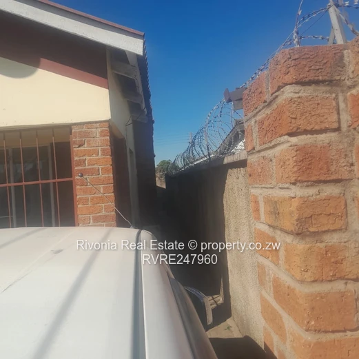 Brick-Walled 3-Bed Glen Norah A Home with Borehole