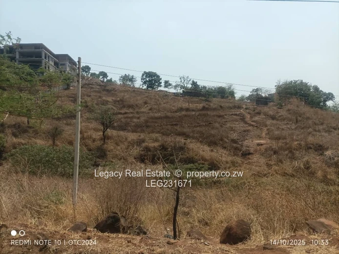 Exclusive Glen Lorne Stand Overlooking Glen Helen Way