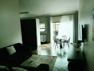 2 Bedroom Garden Flat