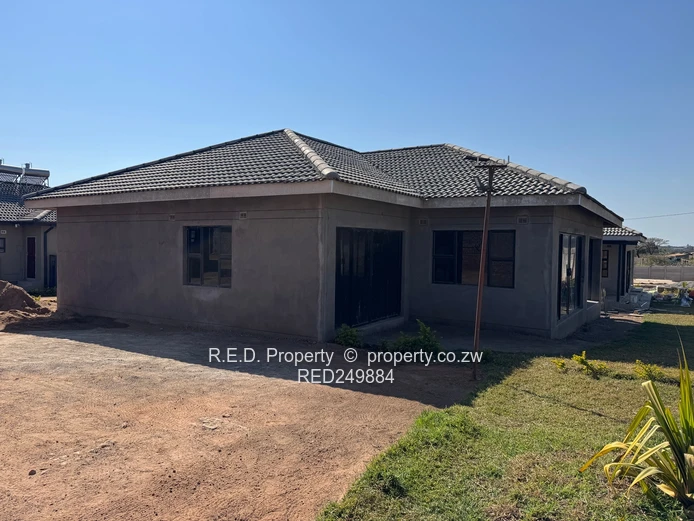 Modern 3 Bedroom Townhouse Opportunity In Burnside!
