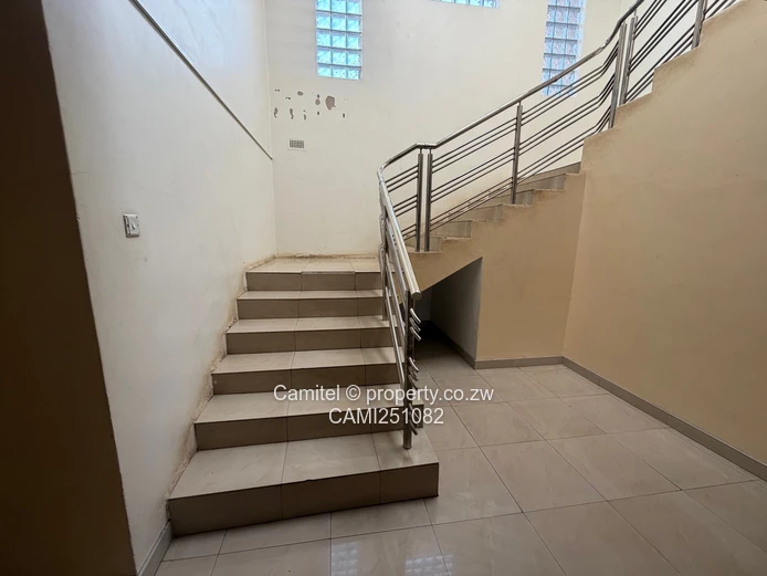 Borrowdale Brooke: Double-Storey 6-Bed on 4000m² (Borehole)