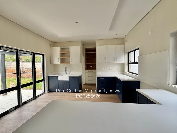 Exclusive Living - 4 Bedroom Home Chisipite 
