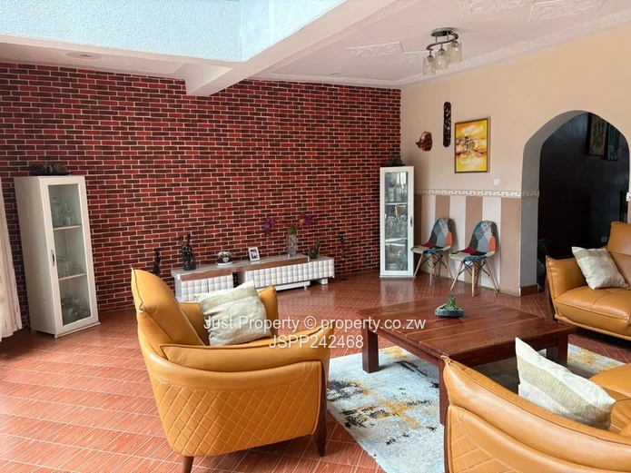 Brookview 6-Bed House with Verandas, Garden & Borehole