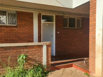 2 Bedroom Flat & Apartment