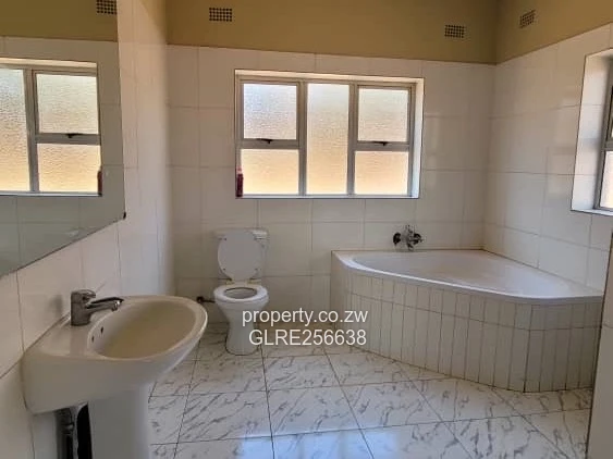 Pomona 5-Bed House on 2000m² with Borehole & Balcony