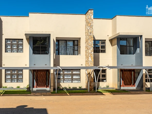 3 Bedroom Flat & Apartment
