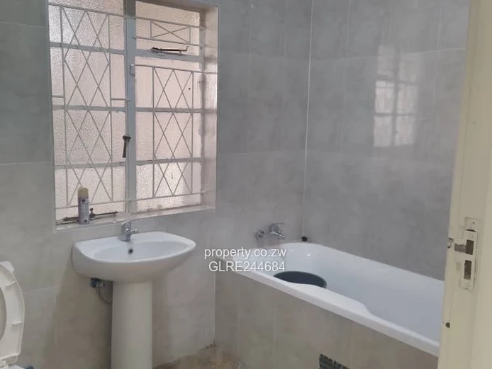 Avondale 4BR, 2BA Home - Borehole & Modern Kitchen