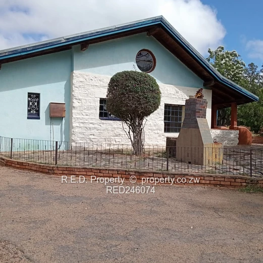 4-Bedroom Home In Hillside To Let !