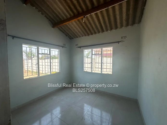 3 Bedroom house for sale in budiriro cabs-Deeds available