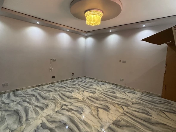 6 Bedroom House