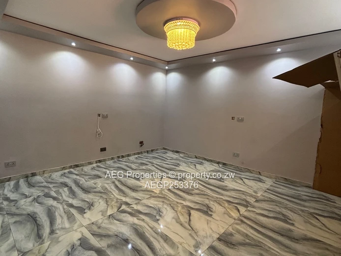 6 Bed House To Rent In Gletwyn 