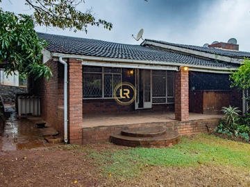 2 Bedroom Flat & Apartment