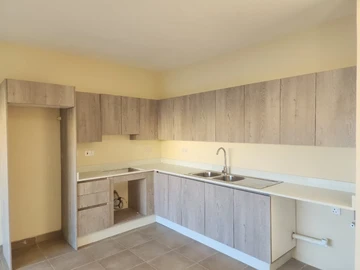 2 Bedroom Flat & Apartment