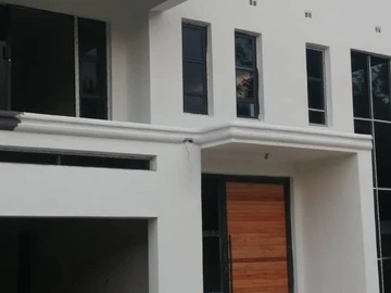 4 Bedroom Garden Flat
