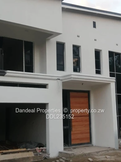 Modern White 4-Bed Garden Flat on 4,000m² — Mount Pleasant