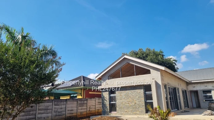 Stone-Faced Milton Park Commercial Unit - Borehole & Parking (Sole Mandate)