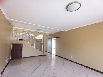 3 Bedroom Flat & Apartment