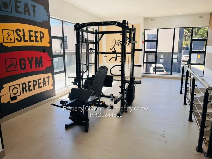 Modern 2-Bed Strathaven Apartment with Pool & Borehole