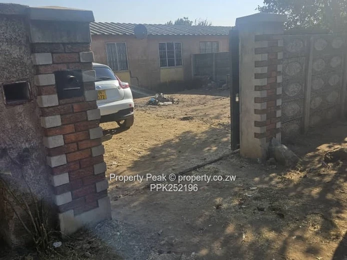 Glen Norah Main Road 2-Bed Home — Walled Yard, Good ZESA