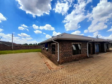 3 Bedroom Flat & Apartment